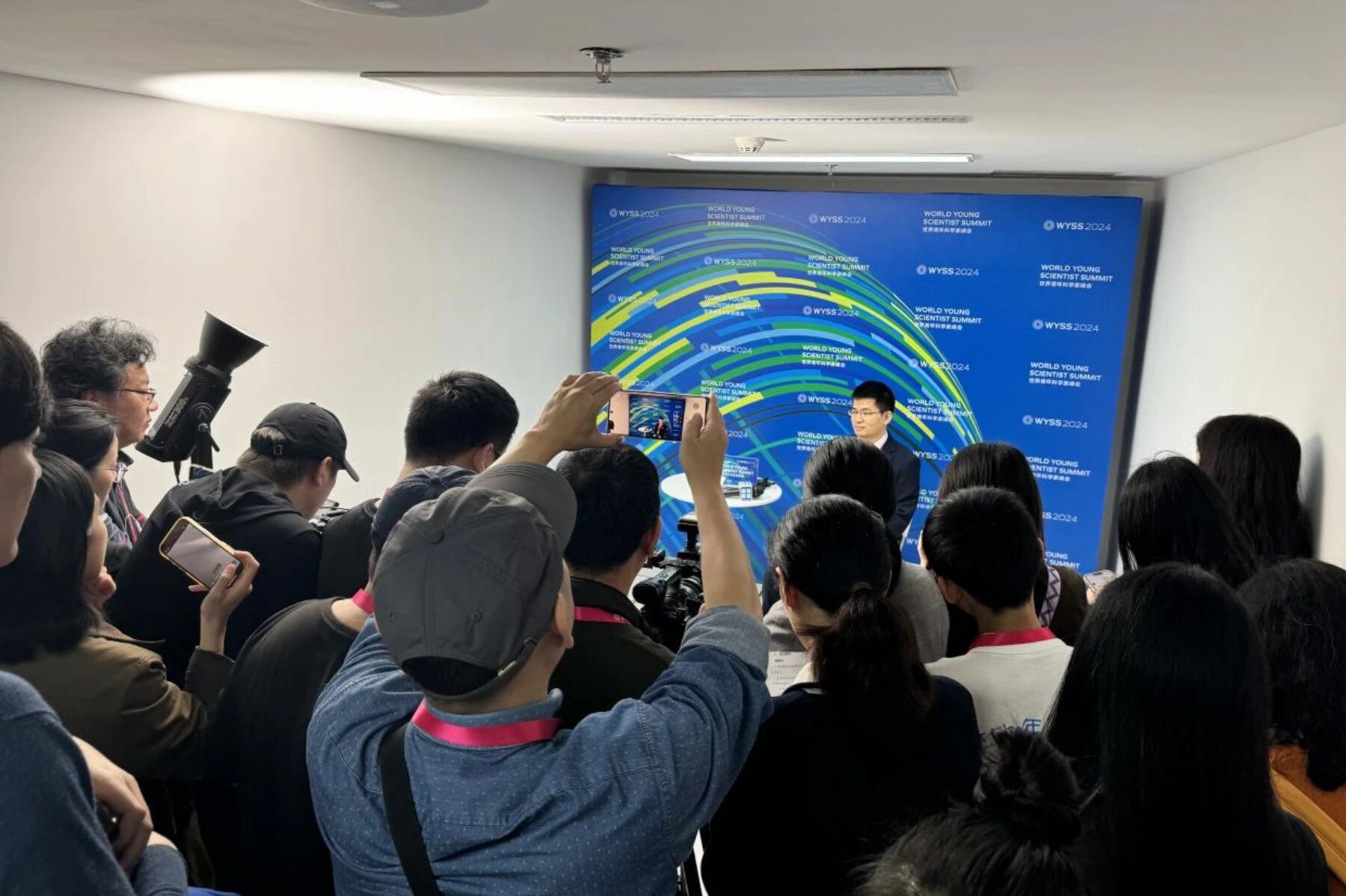 倒计时1天丨媒体天团已就位！世界青年科学家峰会新闻中心正式启用