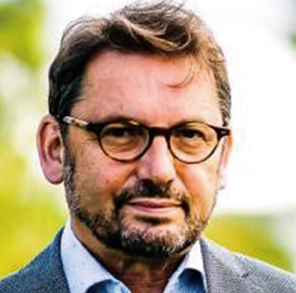 加拿大皇家内科学院精神专科会员、皇后大学神经科学研究中心主任