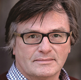 比利时皇家医学科学院院士，鲁汶大学终身教授